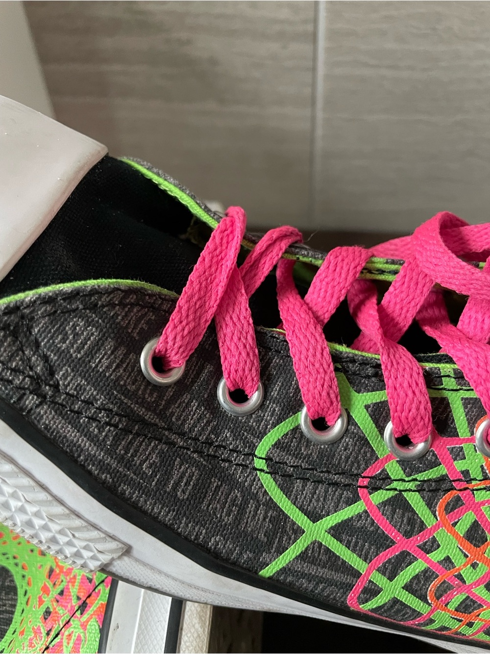 Converse All Star Neon Retro High Top Sneaker Youth 5 or Women 6.5 - Picture 5 of 11